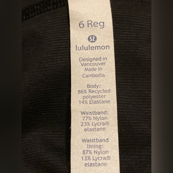 Lululemon Speed Up Short 2.5"
Translucence Alpine White Multi / Black - Picture 7 of 11